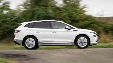 Skoda Enyaq - panning